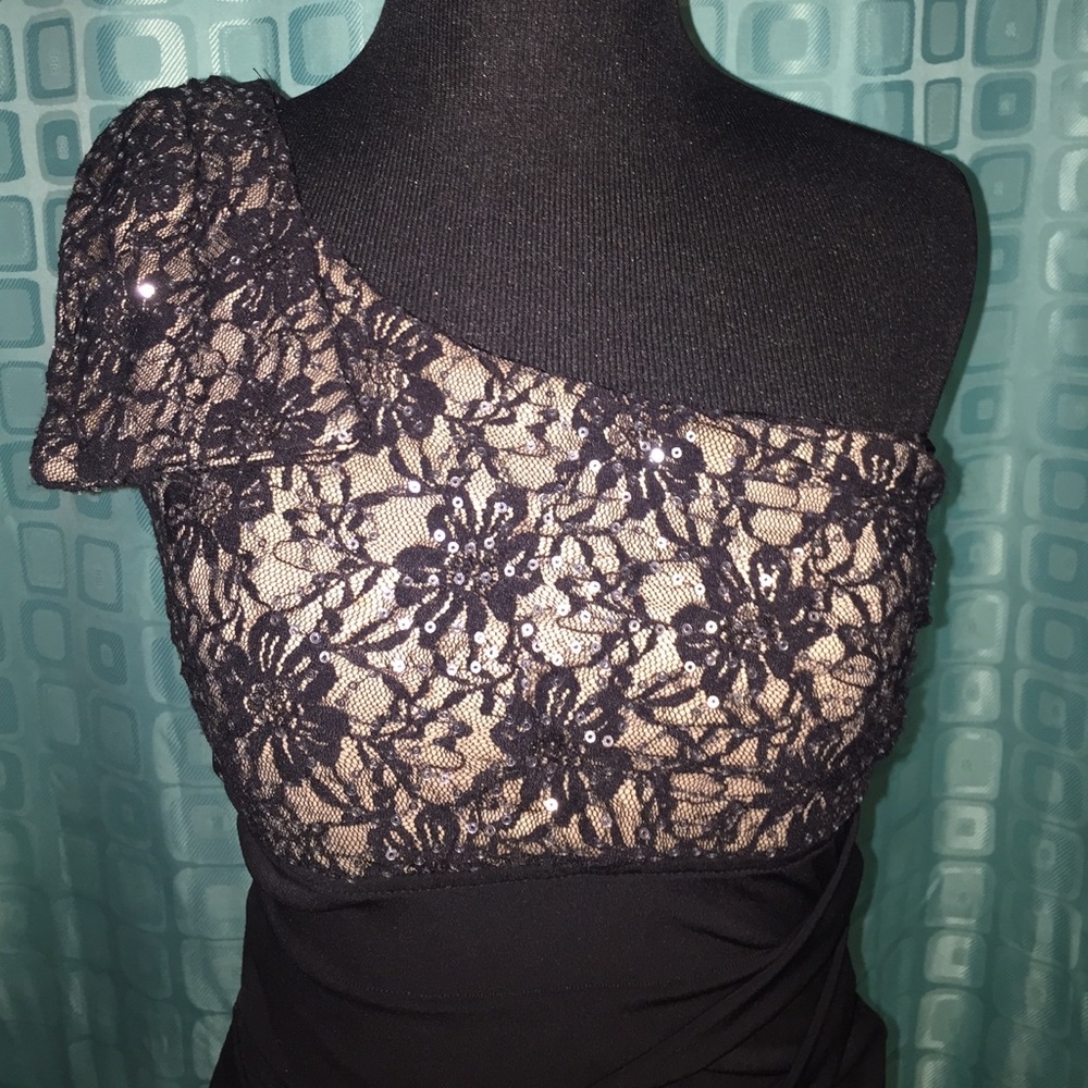 Dress - Picture 2 of 5