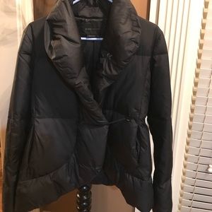 Bcbg waist length puffer coat size S Blk