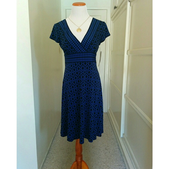 Maggy London Dresses & Skirts - Maggie London Petite, NWT Dress