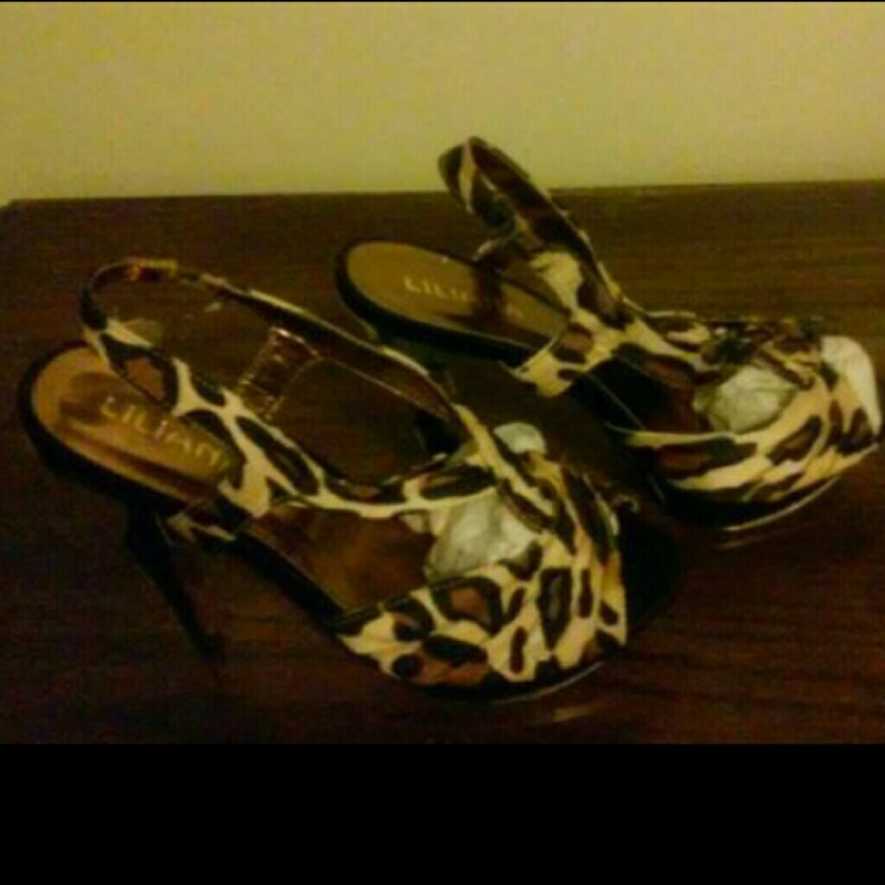 Heels - Picture 2 of 4