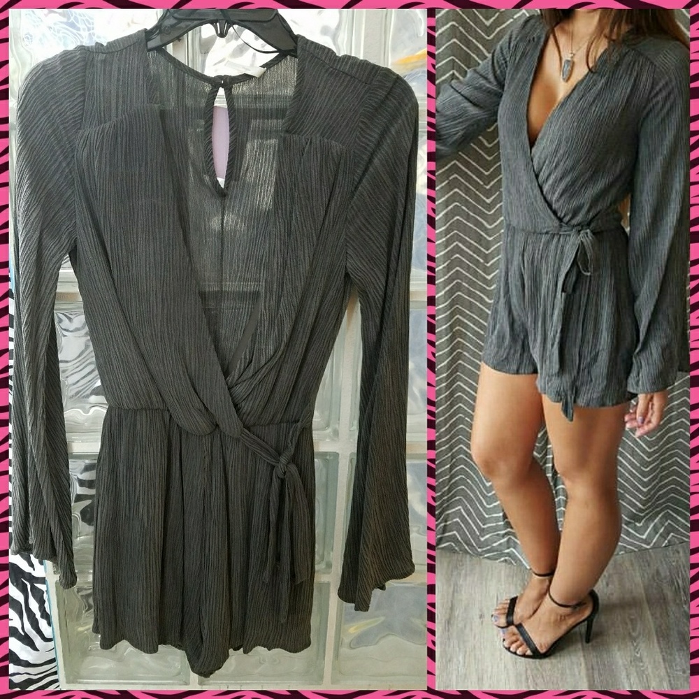 🎉 HP 🎉 Grey Romper - Picture 2 of 3