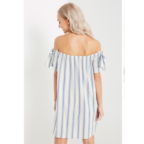 Off the Shoulder Striped Shift Bow Tie Detail Dres - Picture 5 of 7