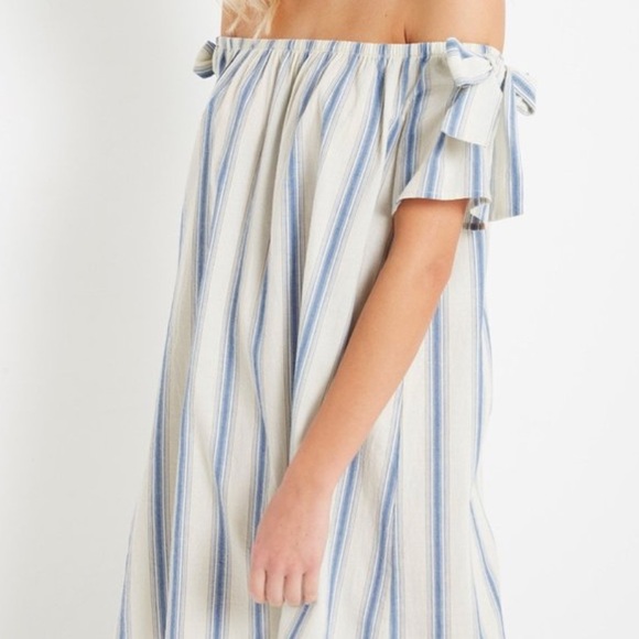 Off the Shoulder Striped Shift Bow Tie Detail Dres - Picture 6 of 7