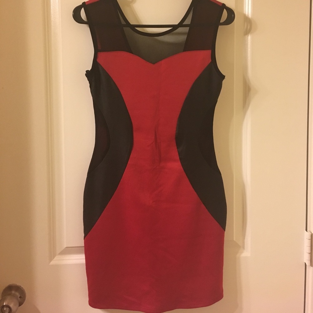 NWT‼️ Red and Black Bodycon Dress