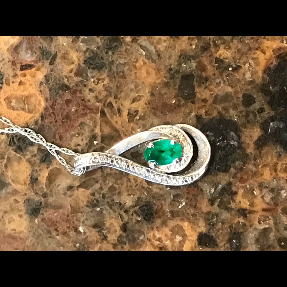 Emerald Dimond Necklace