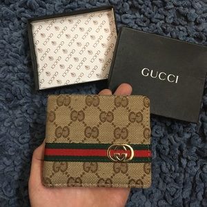 Rep. Gucci wallet