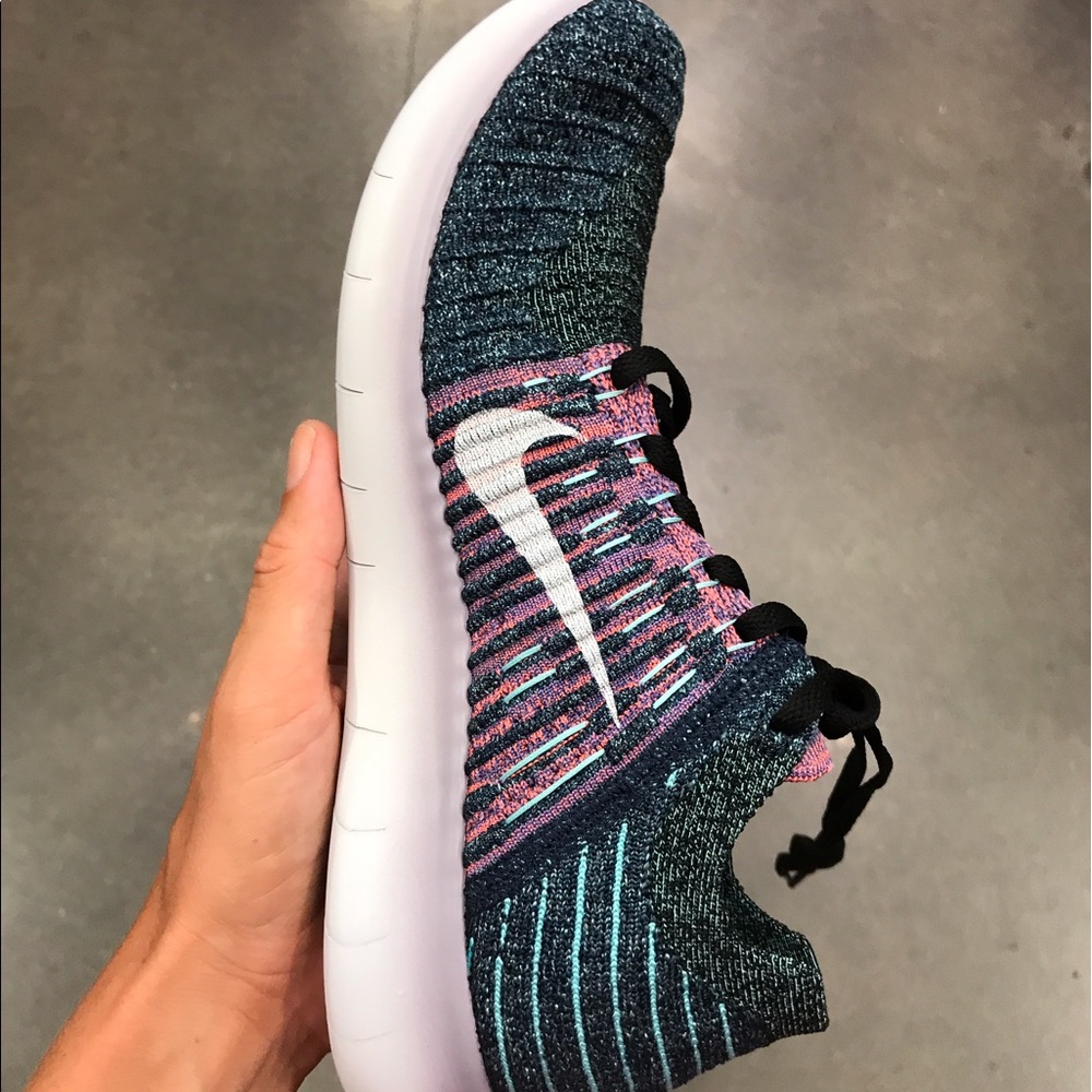 🐛Multi- Flyknit 🐛Nike New in a box - Picture 5 of 7