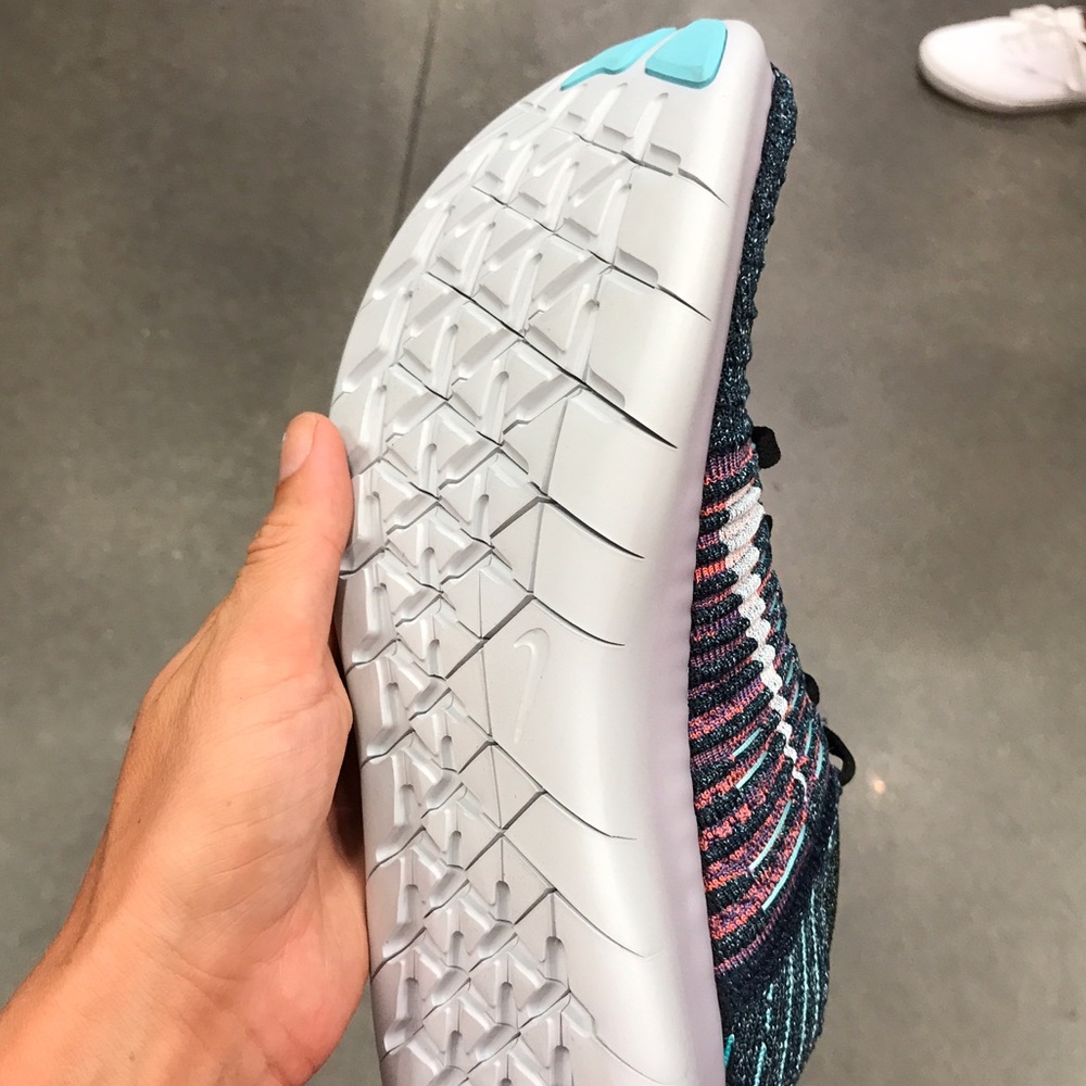 🐛Multi- Flyknit 🐛Nike New in a box - Picture 6 of 7