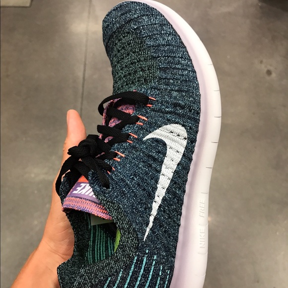 🐛Multi- Flyknit 🐛Nike New in a box - Picture 4 of 7