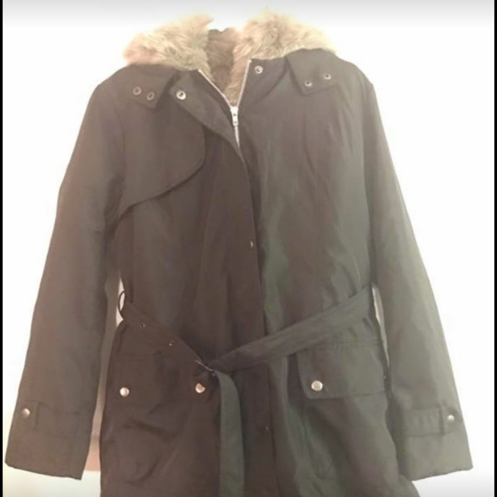 Woman's winter jacket faux fur