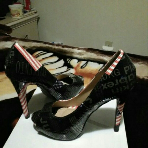 Heels - Picture 4 of 5