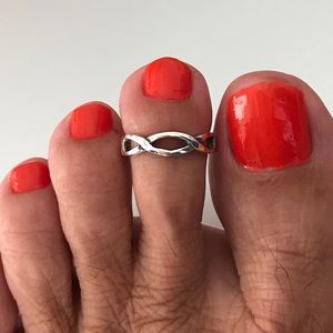 Sterling Silver Celtic Weave Toe Ring 💍