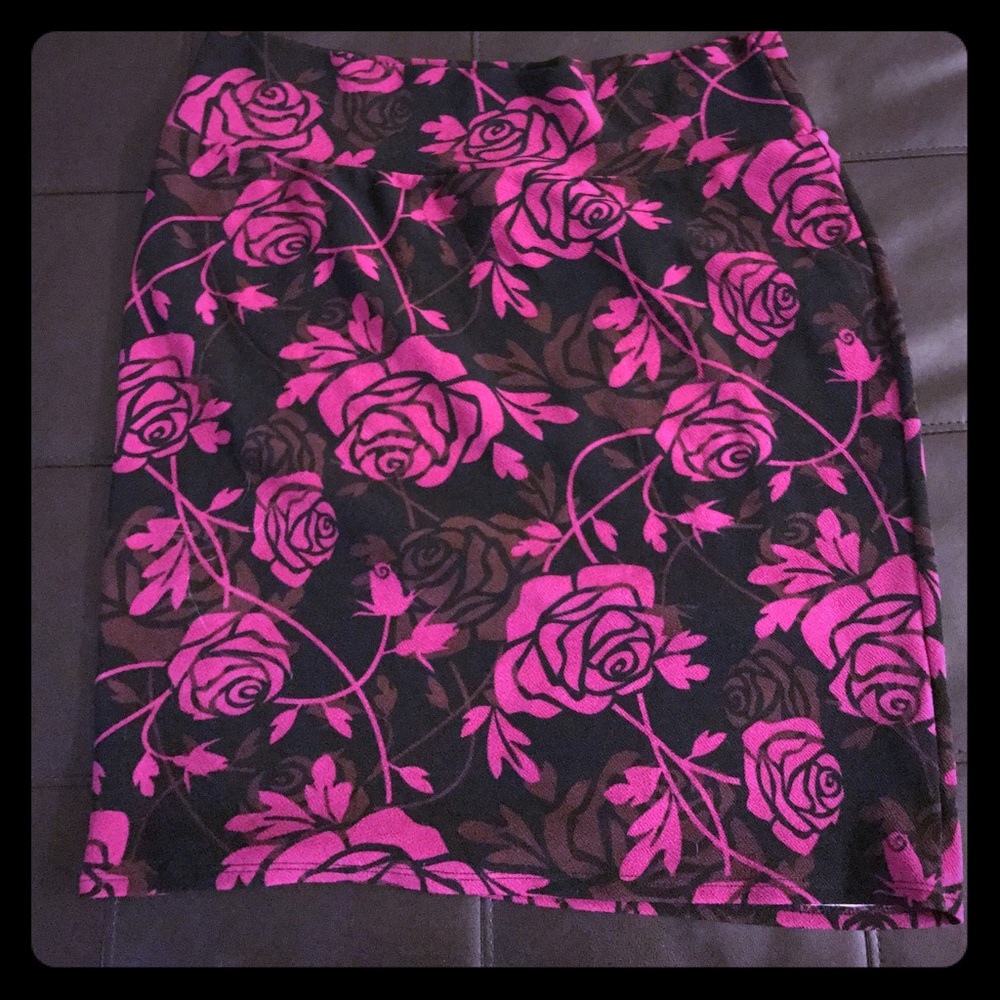 LuLaRoe Cassie skirt in hard to find print!