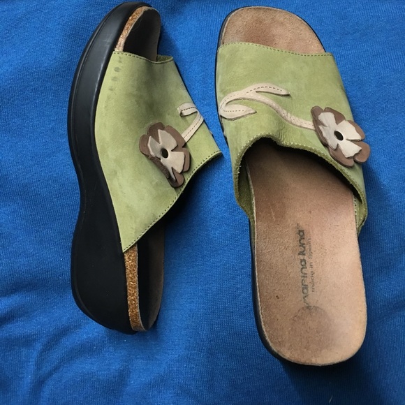 Marina Luna Shoes - Pale olive green wedge sandal made in Spain