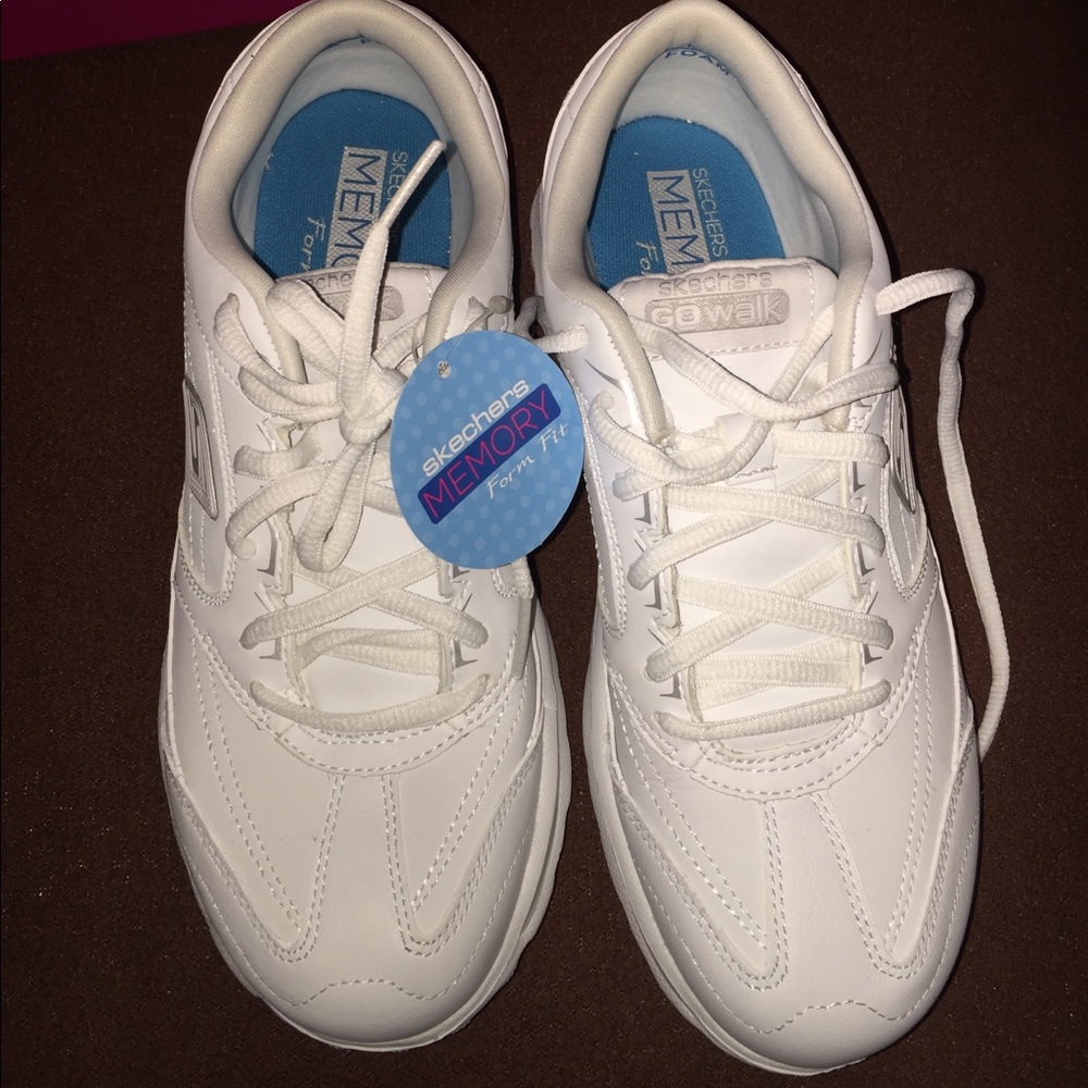 Sketchers memory form fit shoes