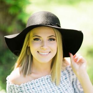 Meet your Posher, Courtney