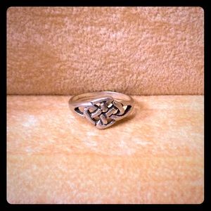 Celtic knot LITTLE sterling silver ring
