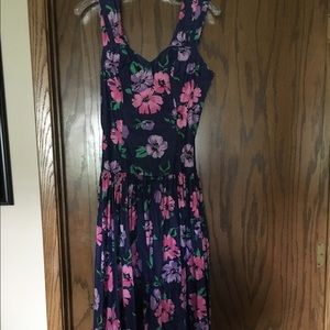 Adorable vintage dress