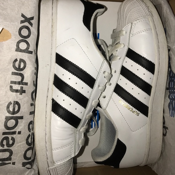 Adidas Superstars - Picture 1 of 3