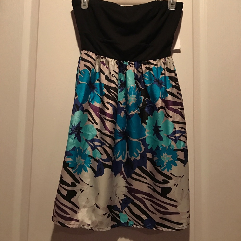 Black, blue, and gray strapless dress