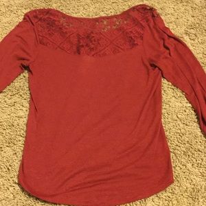Super cute maroon half long tee shirt!!