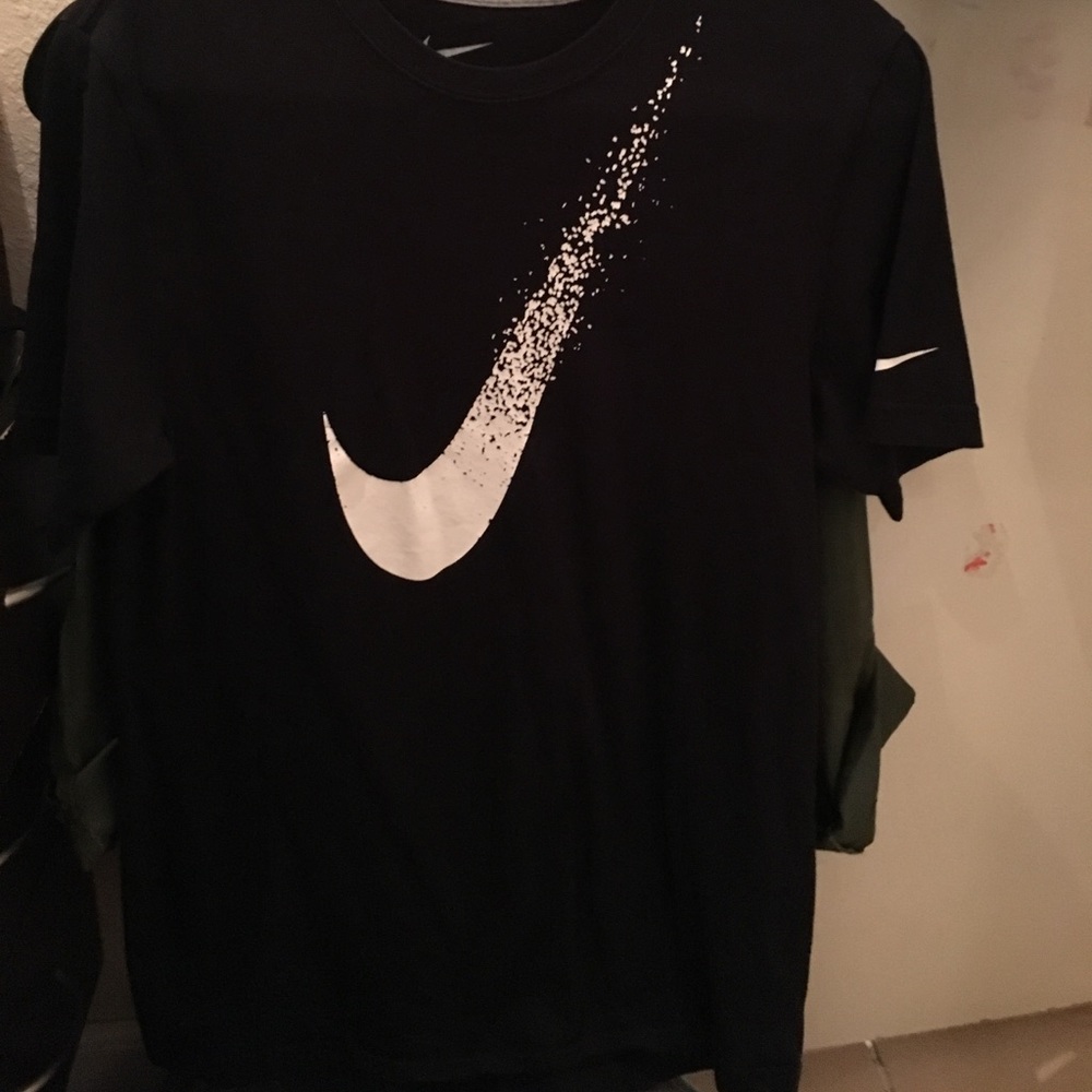 💥Black Nike Tee💥