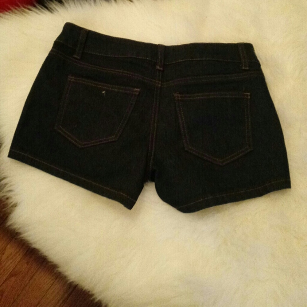 Shorts - Picture 2 of 4