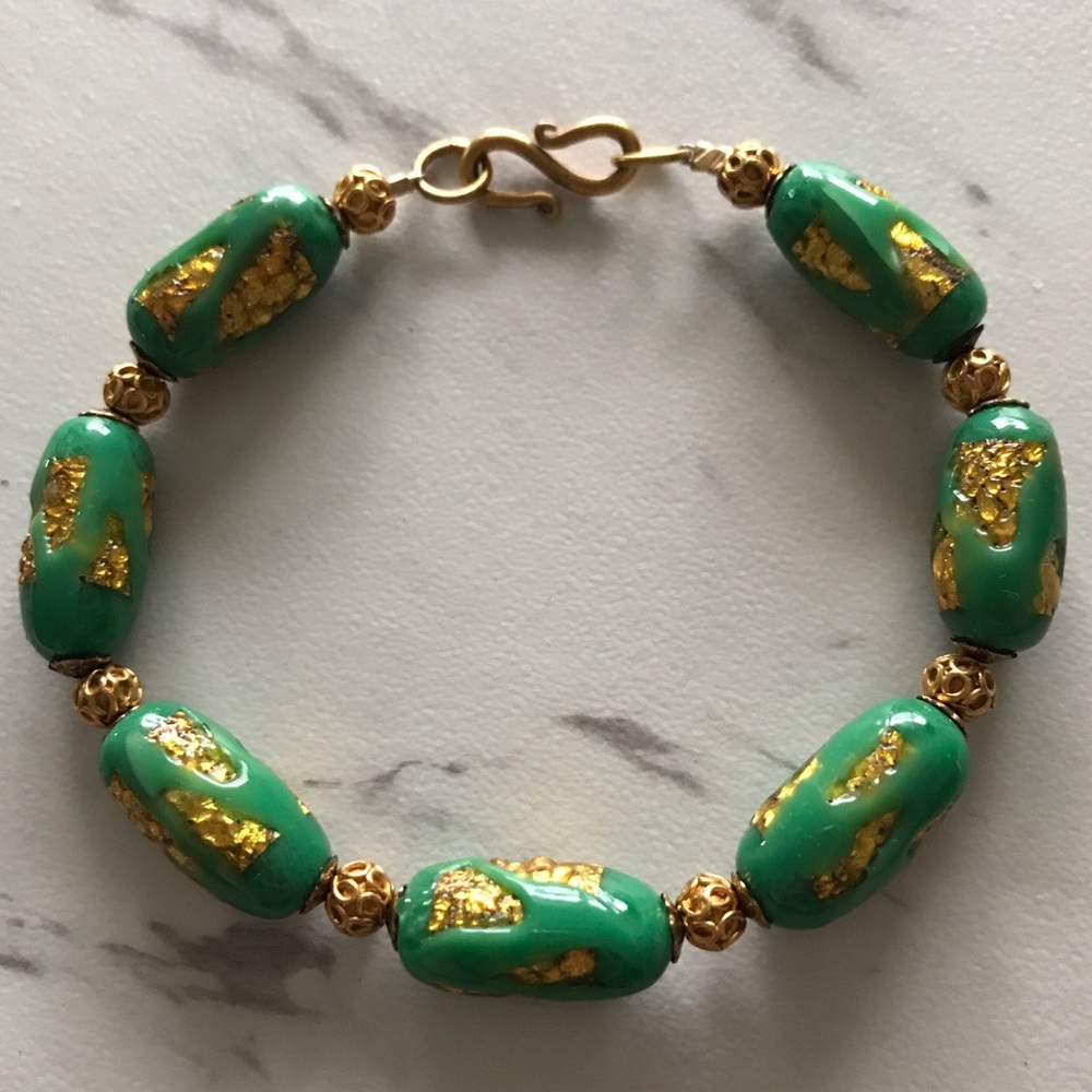 Italian green bead w/ gold leaf bracelet