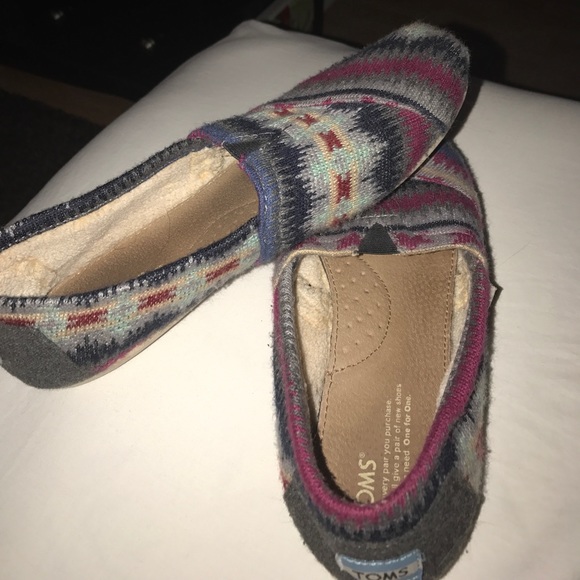 Toms - Picture 2 of 5