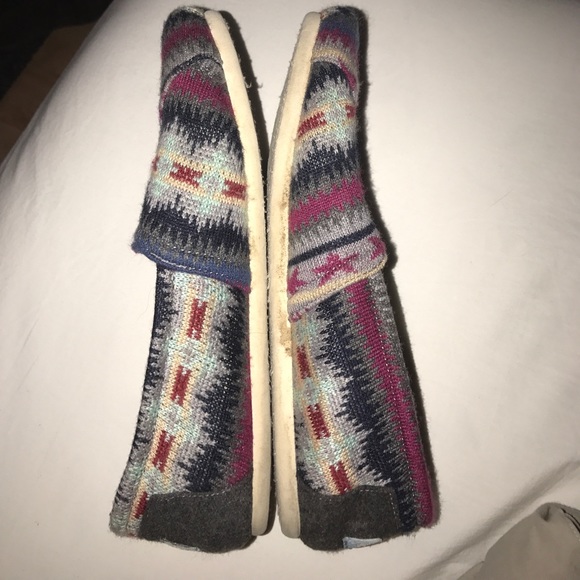 Toms - Picture 3 of 5