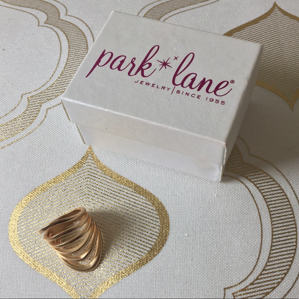 ✨Gorgeous Park Lane Gold Dimension ring ✨