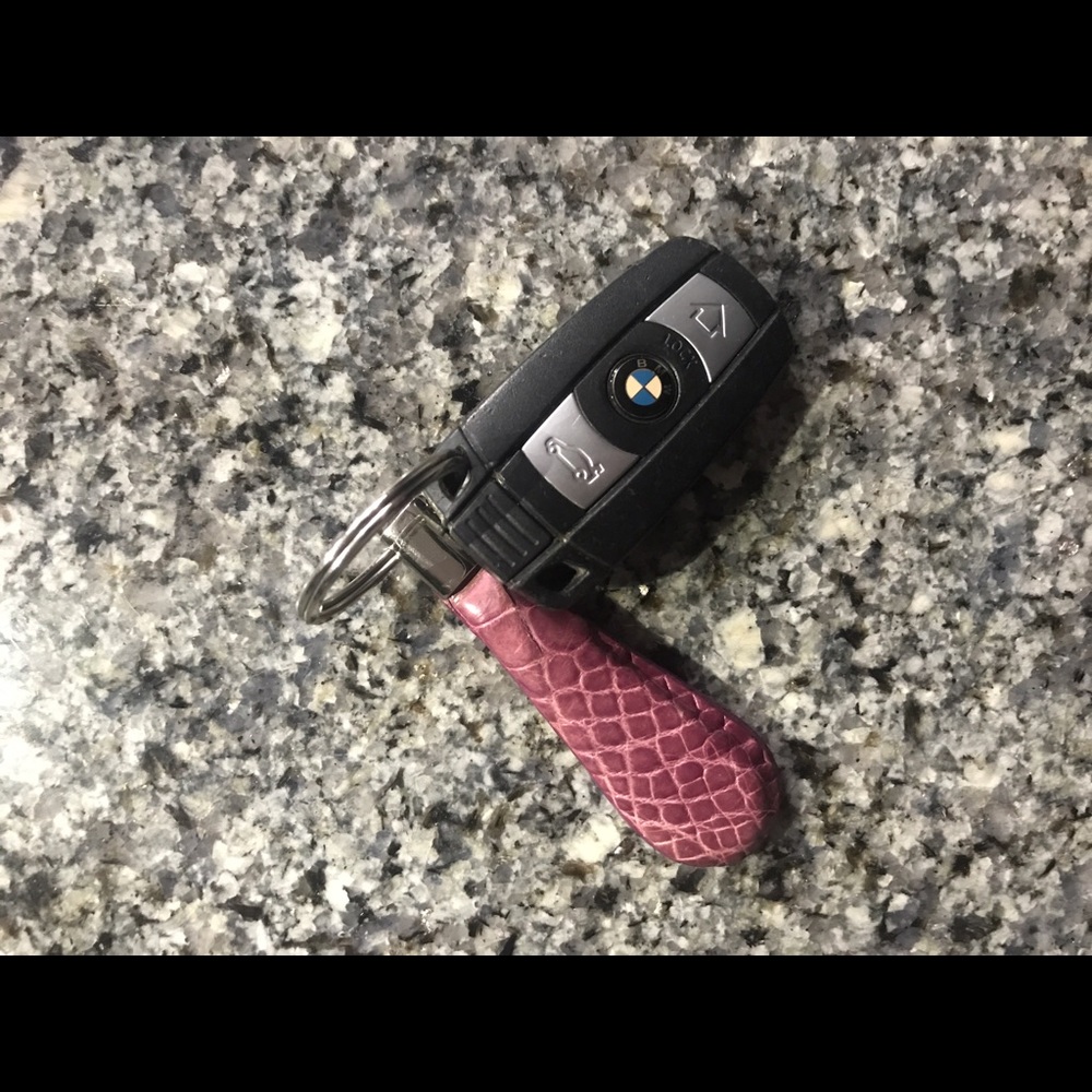 Genuine alligator key ring