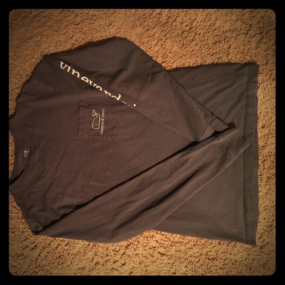 Like new vineyard vines shirt