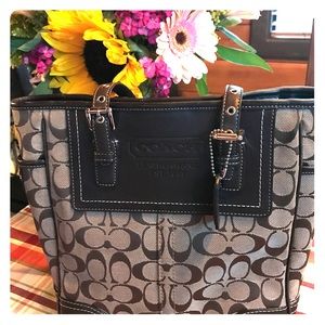 Coach medium size tote