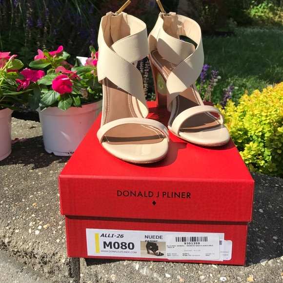 Donald J. Pliner - Picture 5 of 6