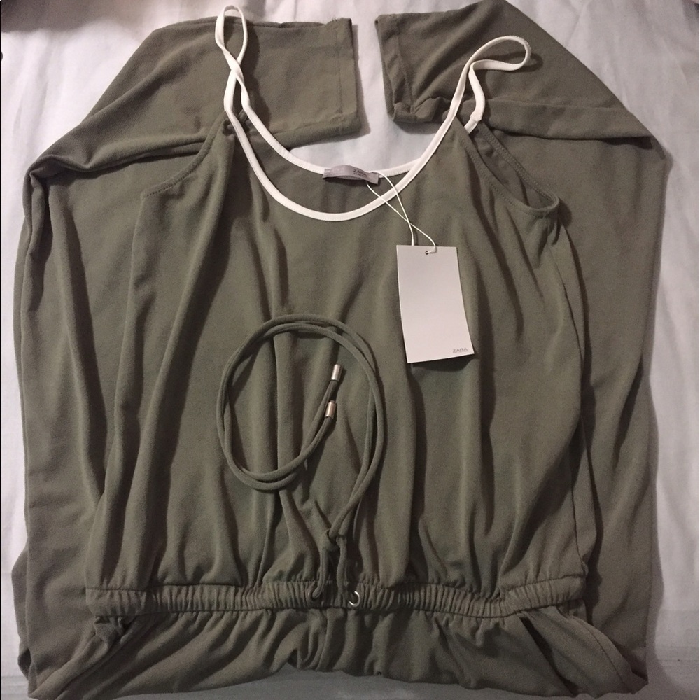 BNWT Zara Romper. Size Small