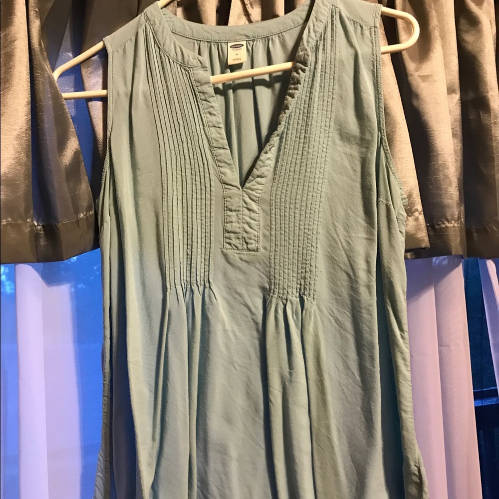 Sleeveless blouse