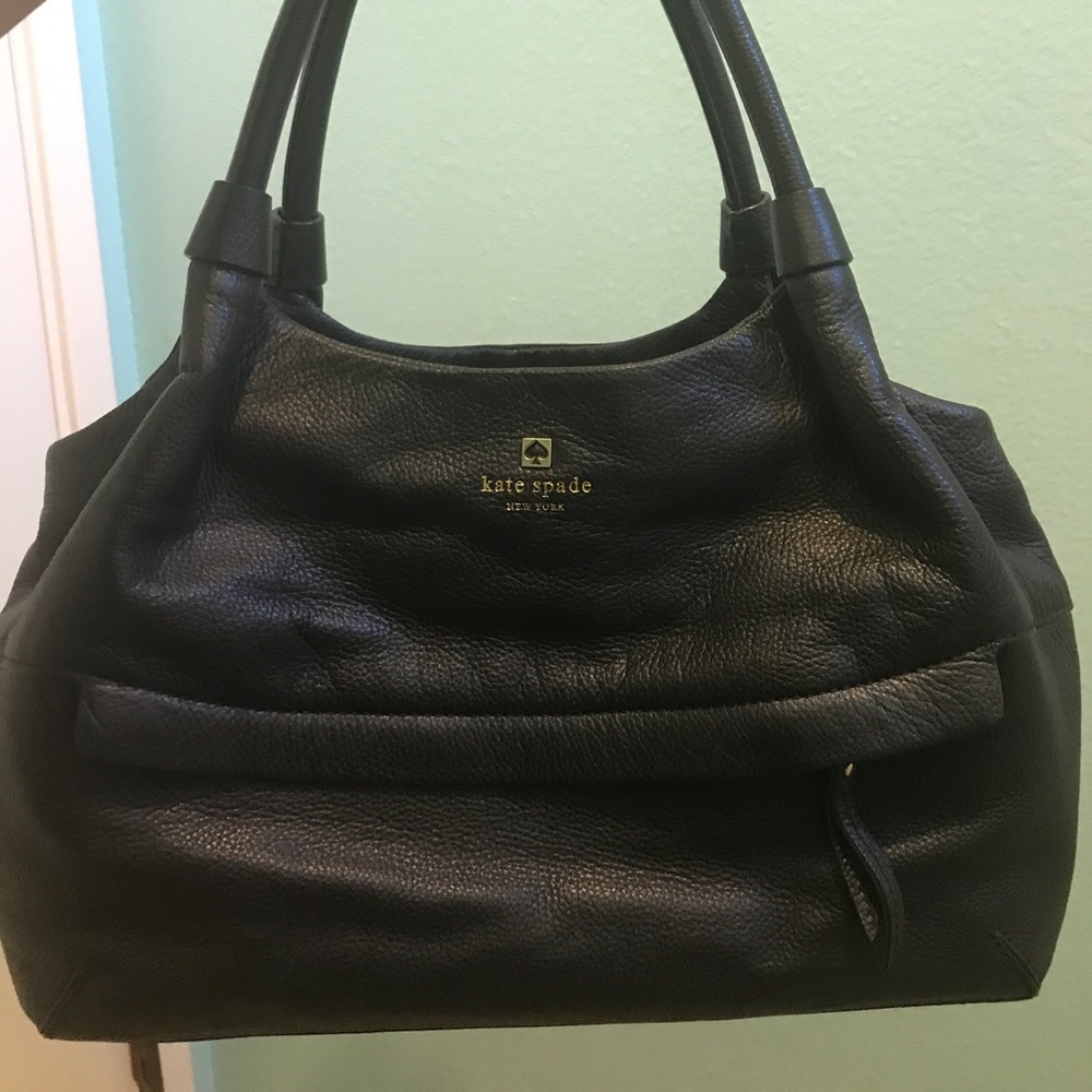 TRADE 👍🏻 ❤️.. Authentic black pebbled leather