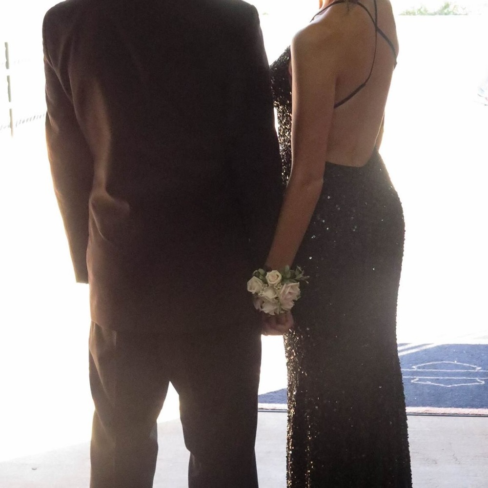 Floor length sequined prom gown. - Picture 2 of 4