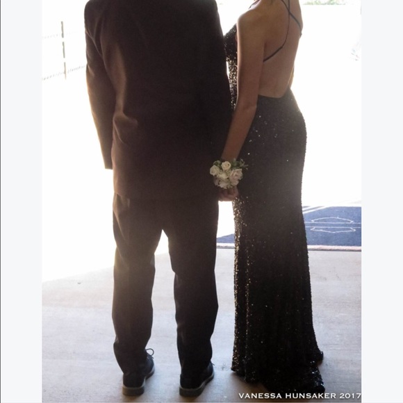 Floor length sequined prom gown. - Picture 4 of 4