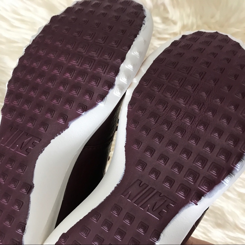 Nike Juvenate Premium Maroon Sneakers - Picture 5 of 5