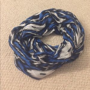 Infiniti scarf