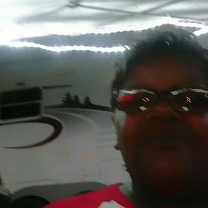 Meet your Posher, Pamula