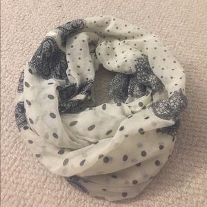 Infiniti scarf