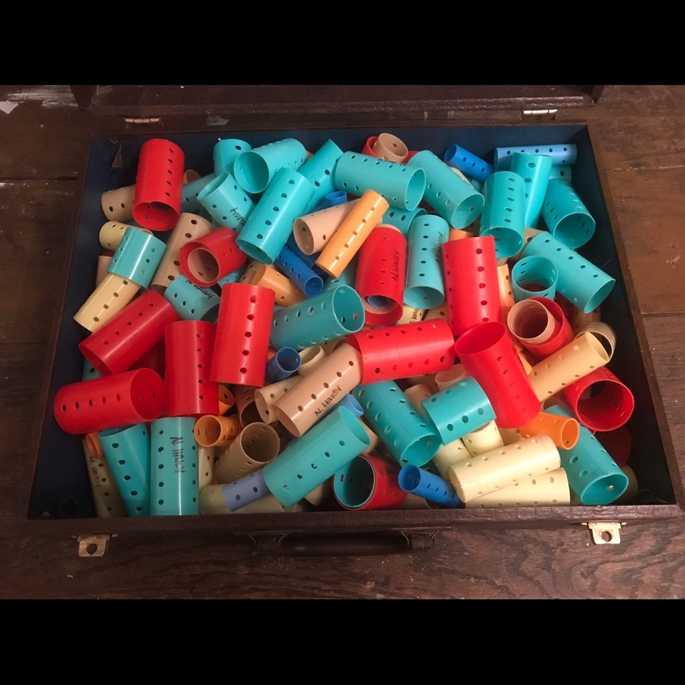 Vintage Beauty School Case w/256 Plastic Rollers