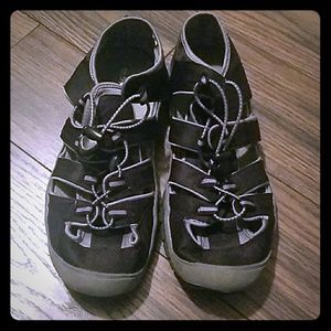 Black water sandals