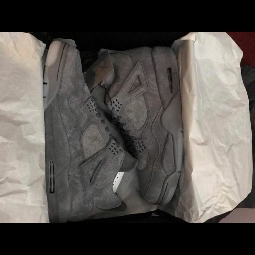 Jordan Retro 4 " KAWS" Size 12