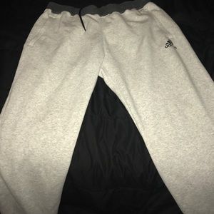 Men's XL Adidas sweat pants.