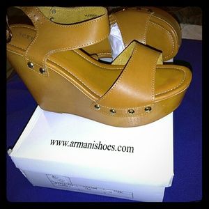 Tan Hanna Wedges