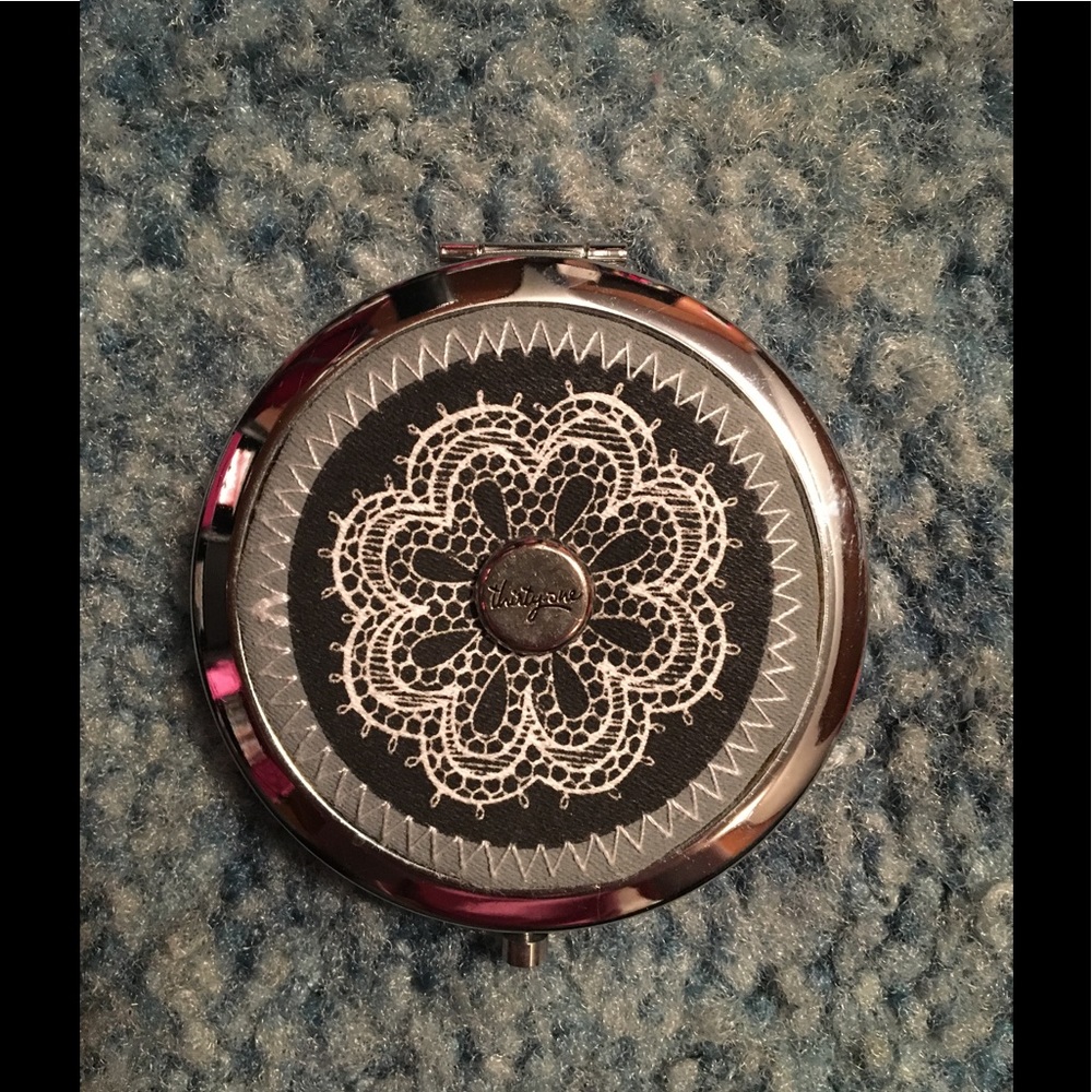 Thirty-One Compact Mirror